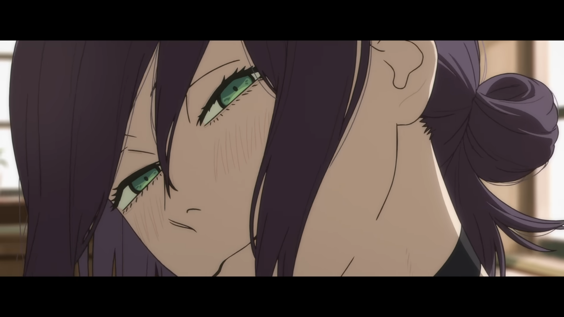 淀治與蕾潔在電影中的互動是故事核心