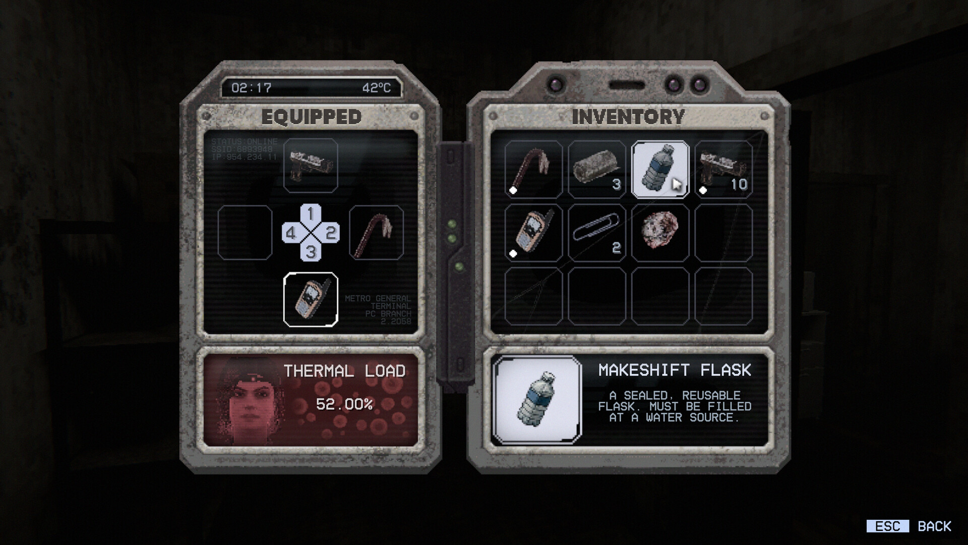 在黑暗中尋找生存的物資