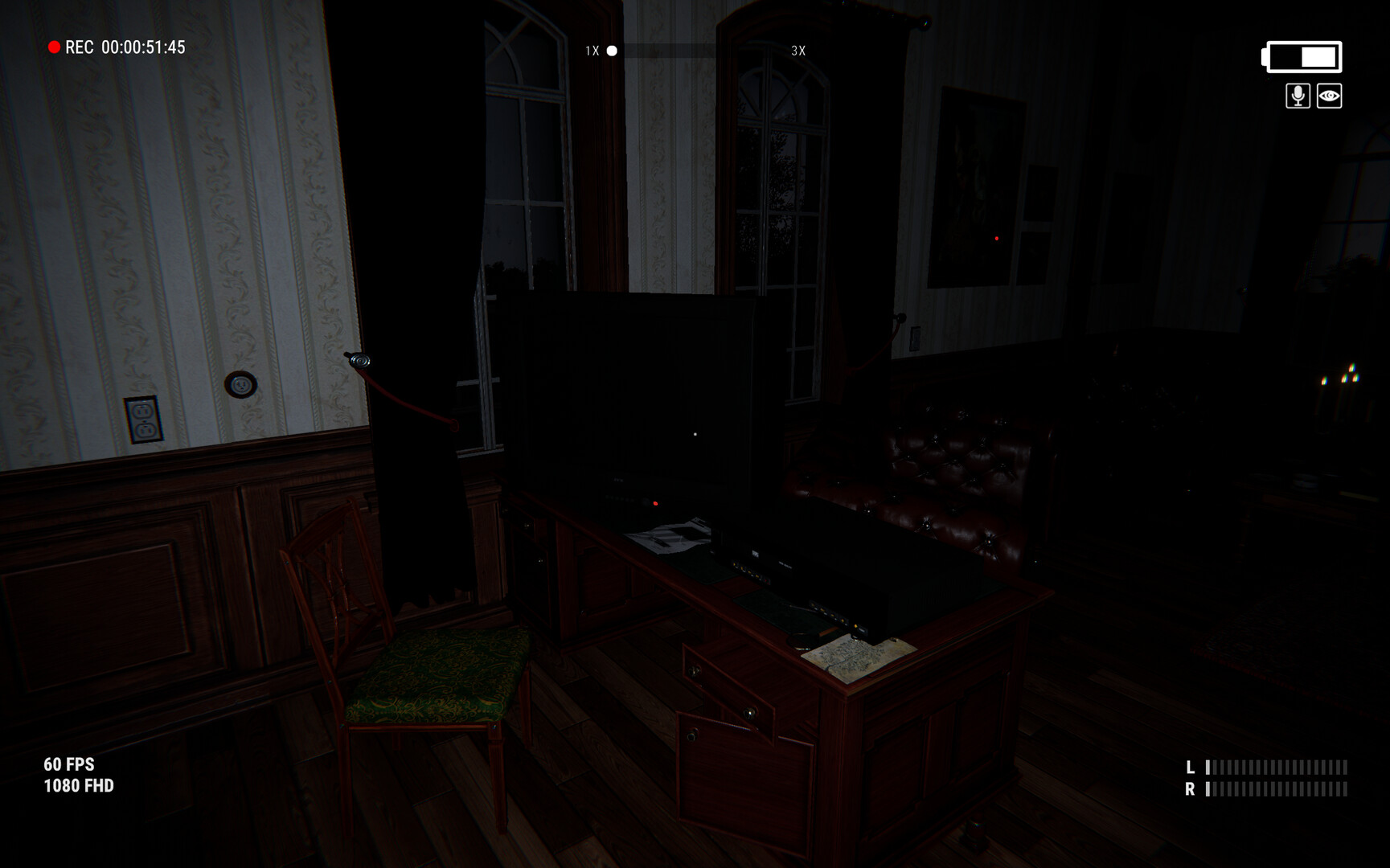 一個詭異的地下室場景，氣氛陰森恐怖。