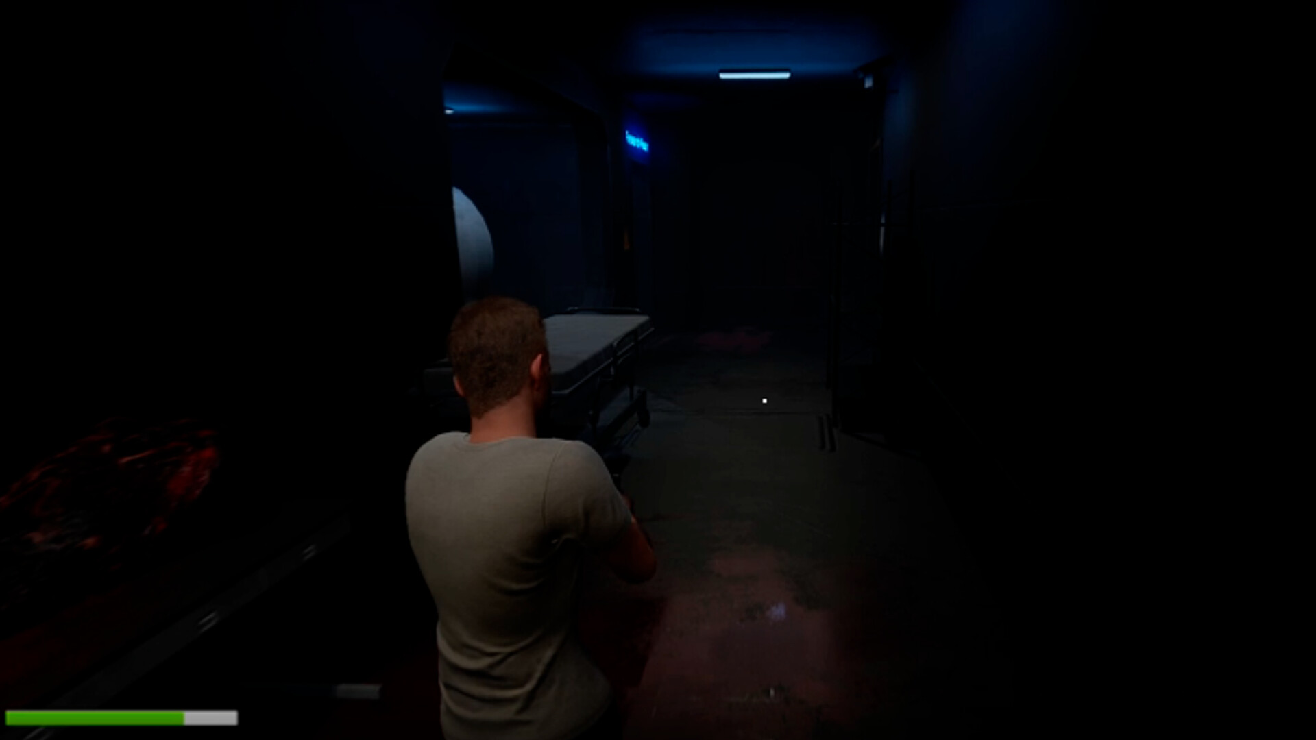 探索廢棄的設施,尋找逃脫的線索。