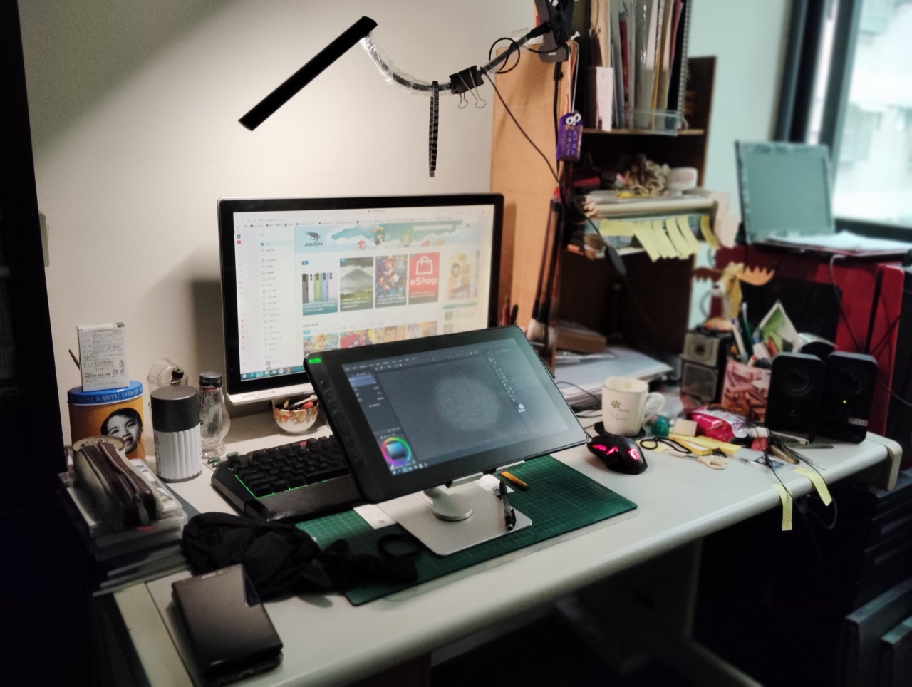 作者平日的創作環境。
