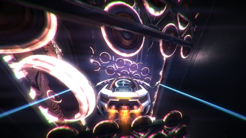 多輛賽車在社群製作的複雜賽道上競速