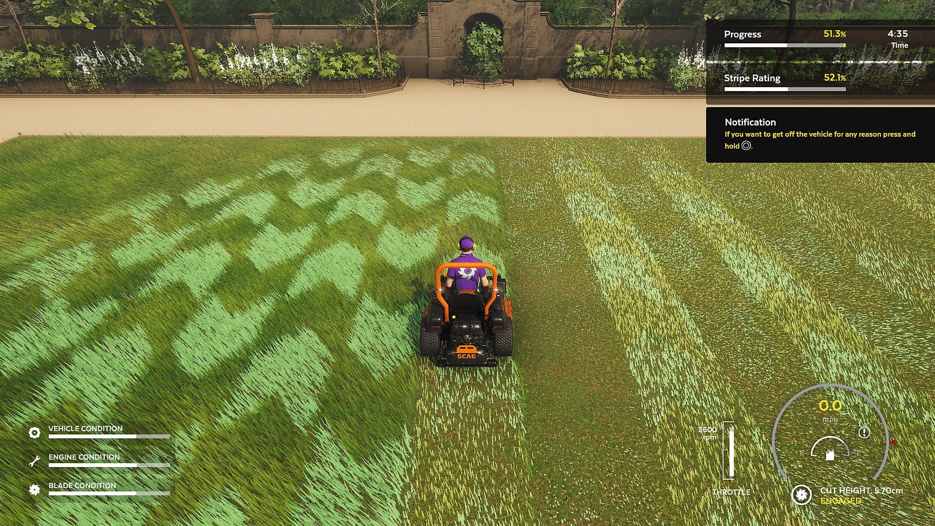 使用特殊配件在草坪上割出美麗的條紋