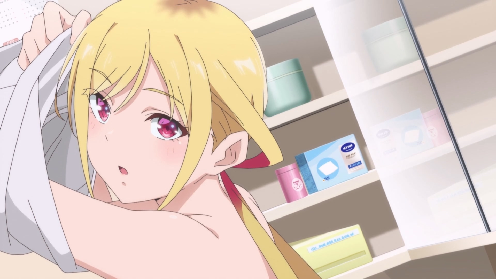 女主角楠木亞露真正在更衣的場景。