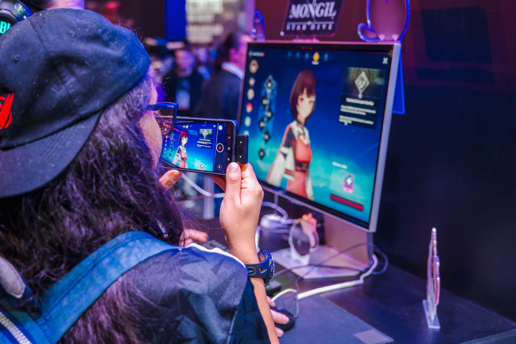 玩家在遊戲世界中展開宏大的冒險