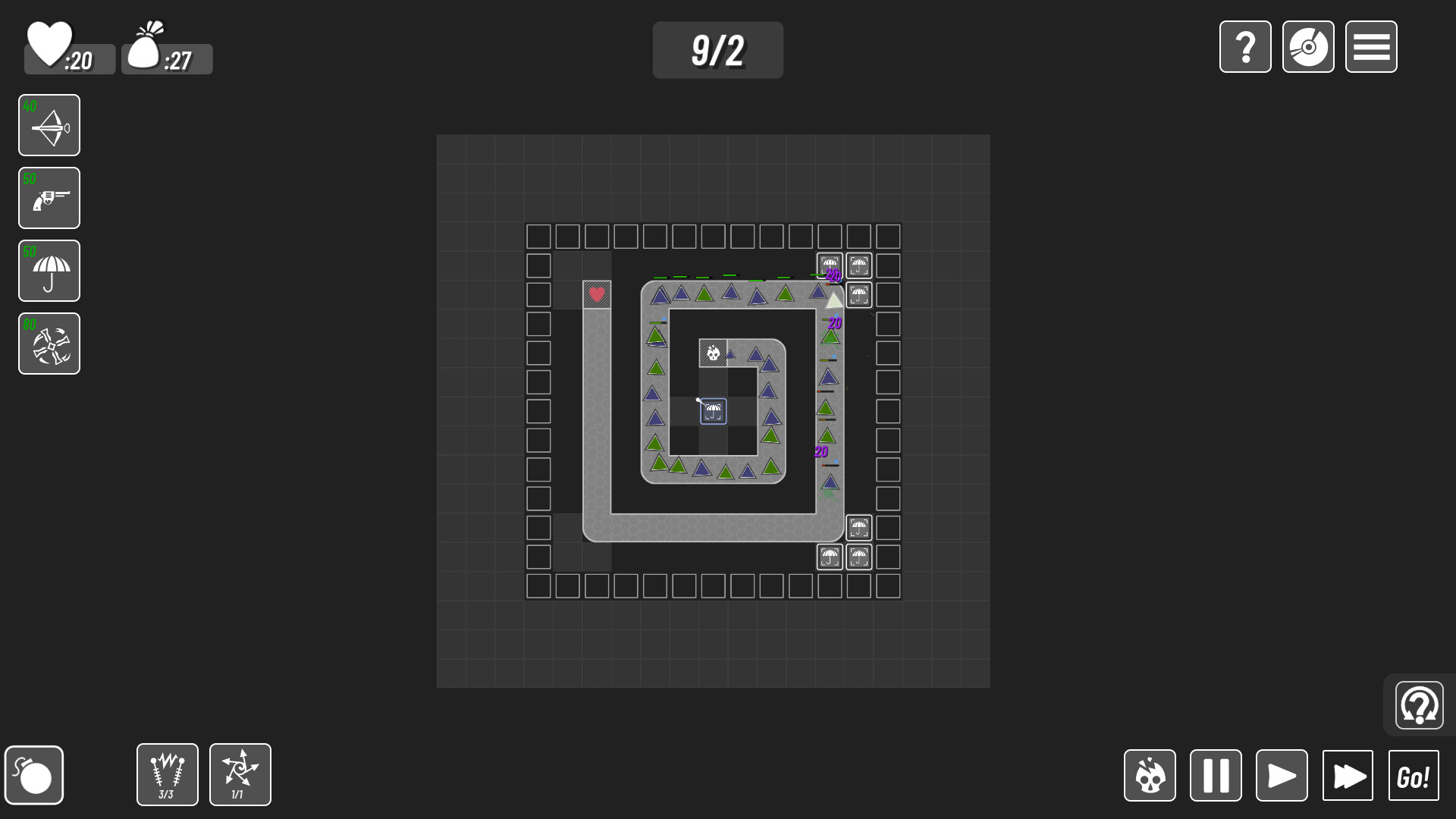 遊戲畫面展示了從生產(左側)到運輸(中間)再到防禦(右側)的完整流程。