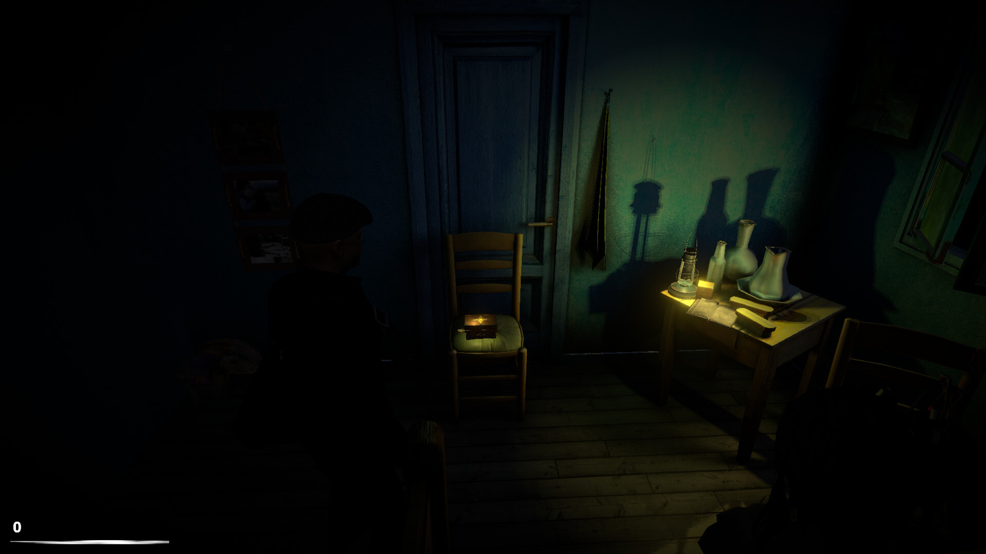 一個詭異的房間，牆上掛著鹿頭標本，氣氛陰森。