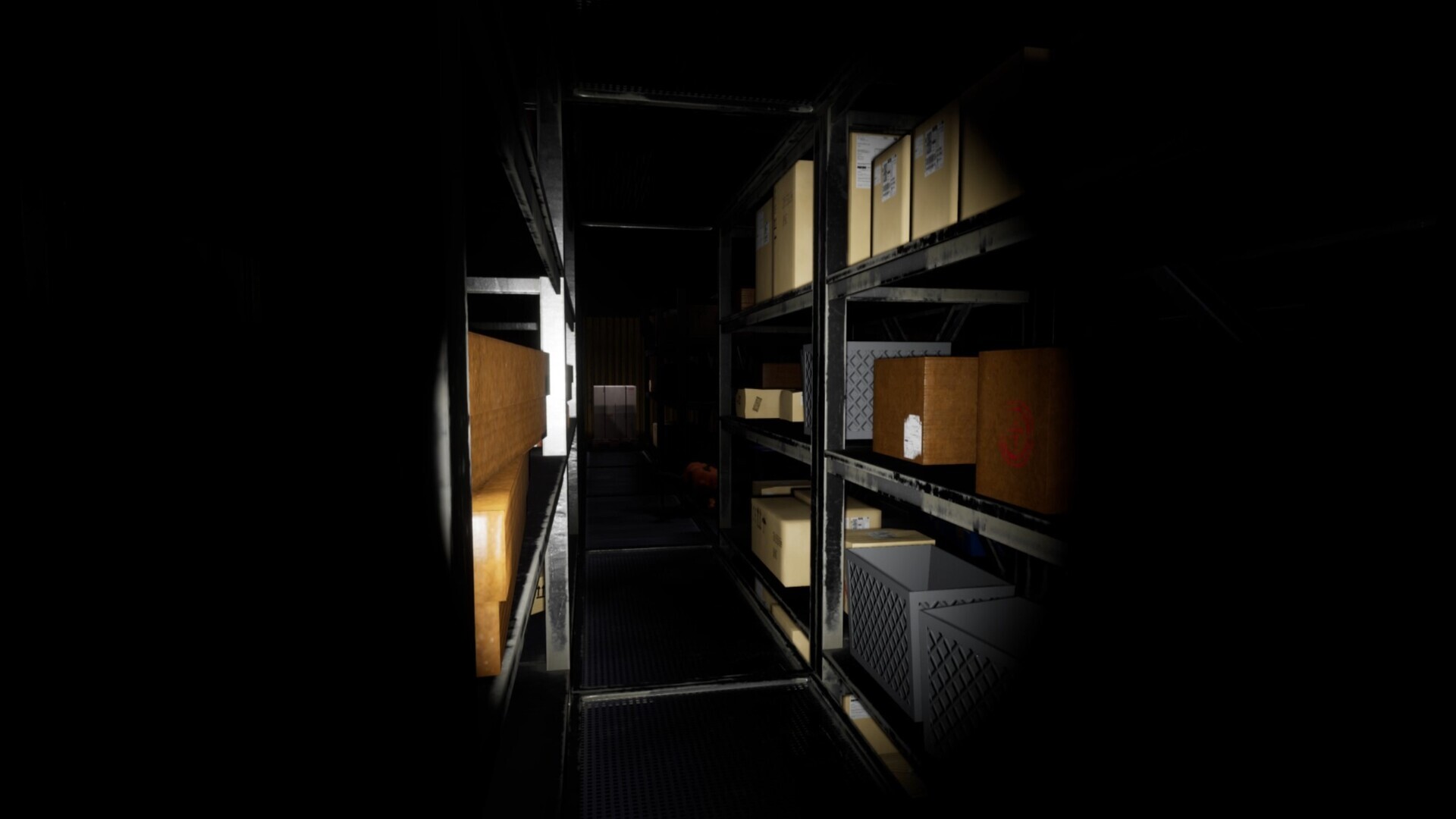 玩家視角下的工廠內部，光線昏暗，充滿了工業管道與未知