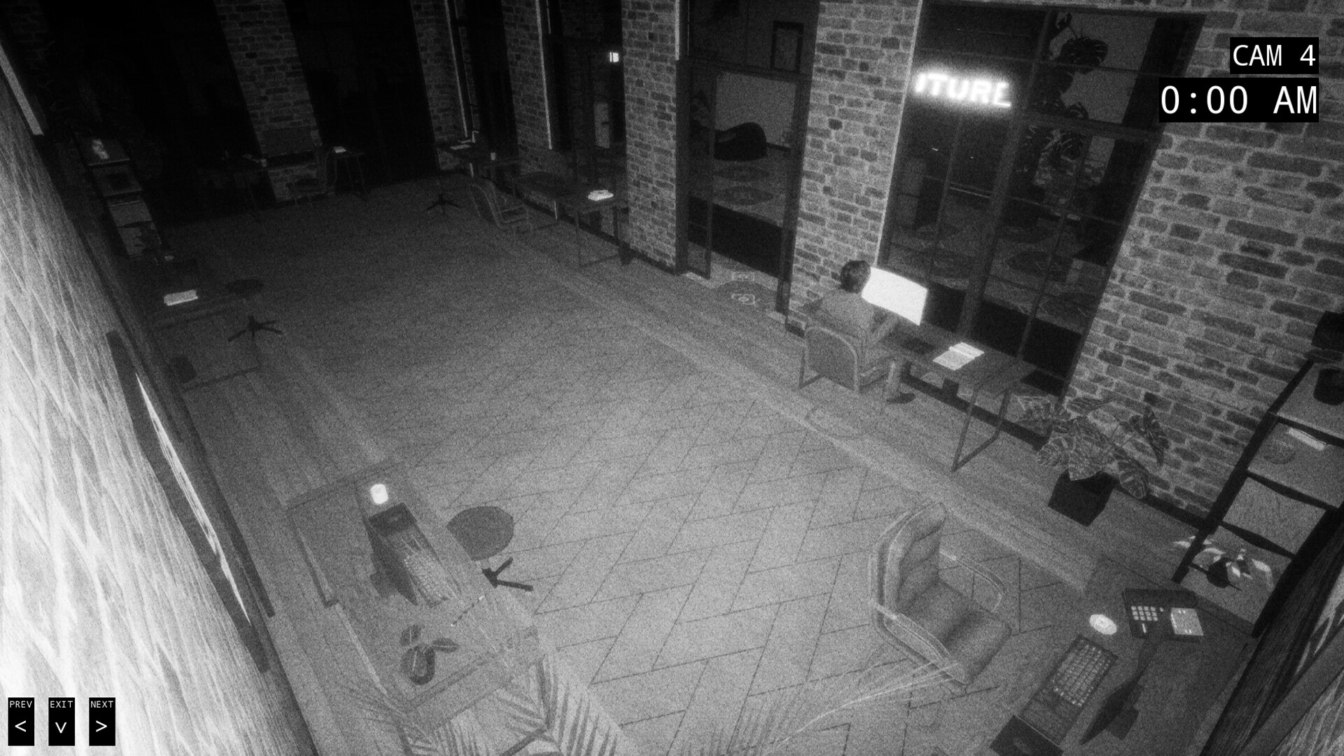 從監控畫面中看到一個模糊的人影