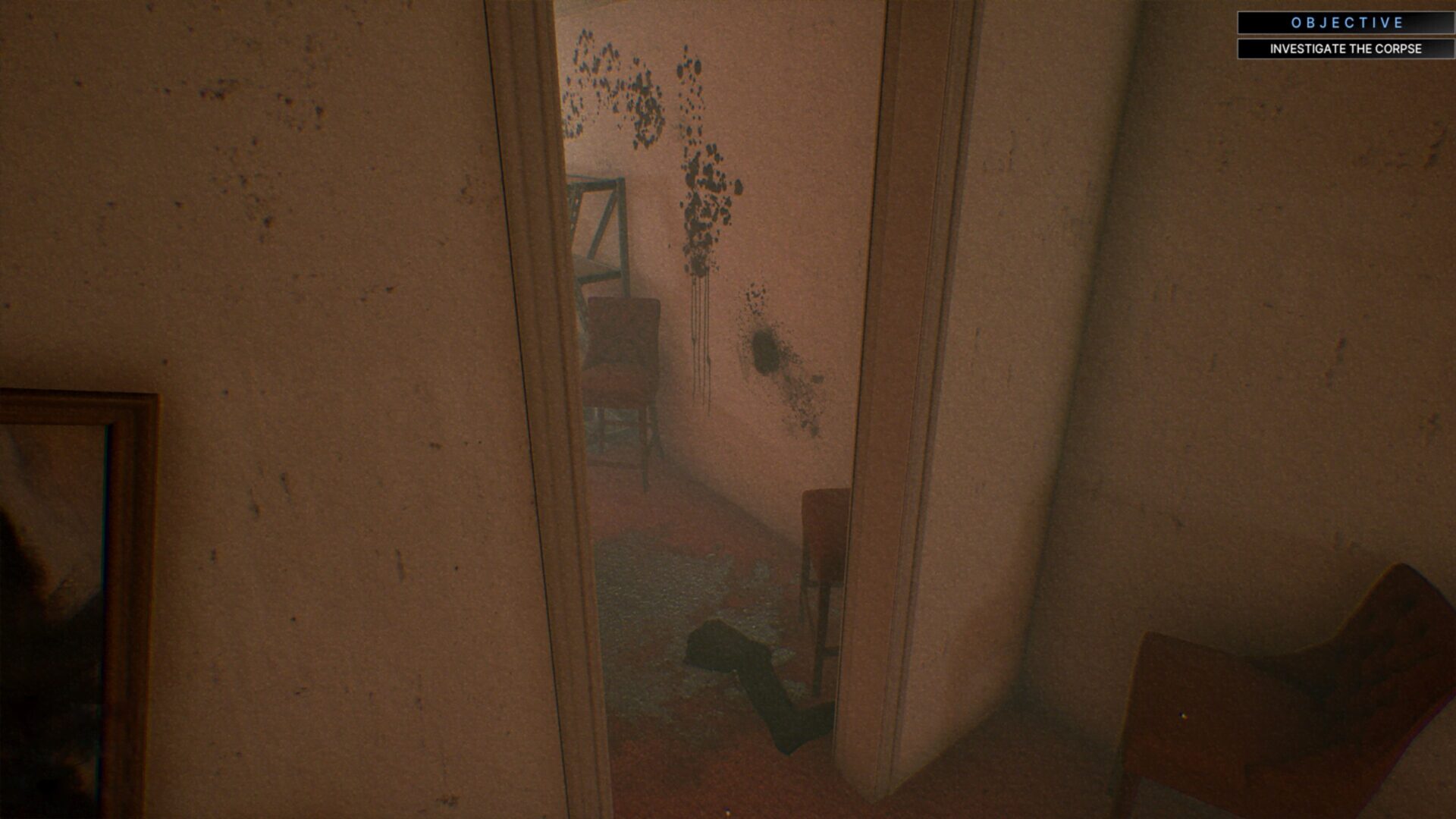 昏暗的旅館走廊充滿了未知的恐懼