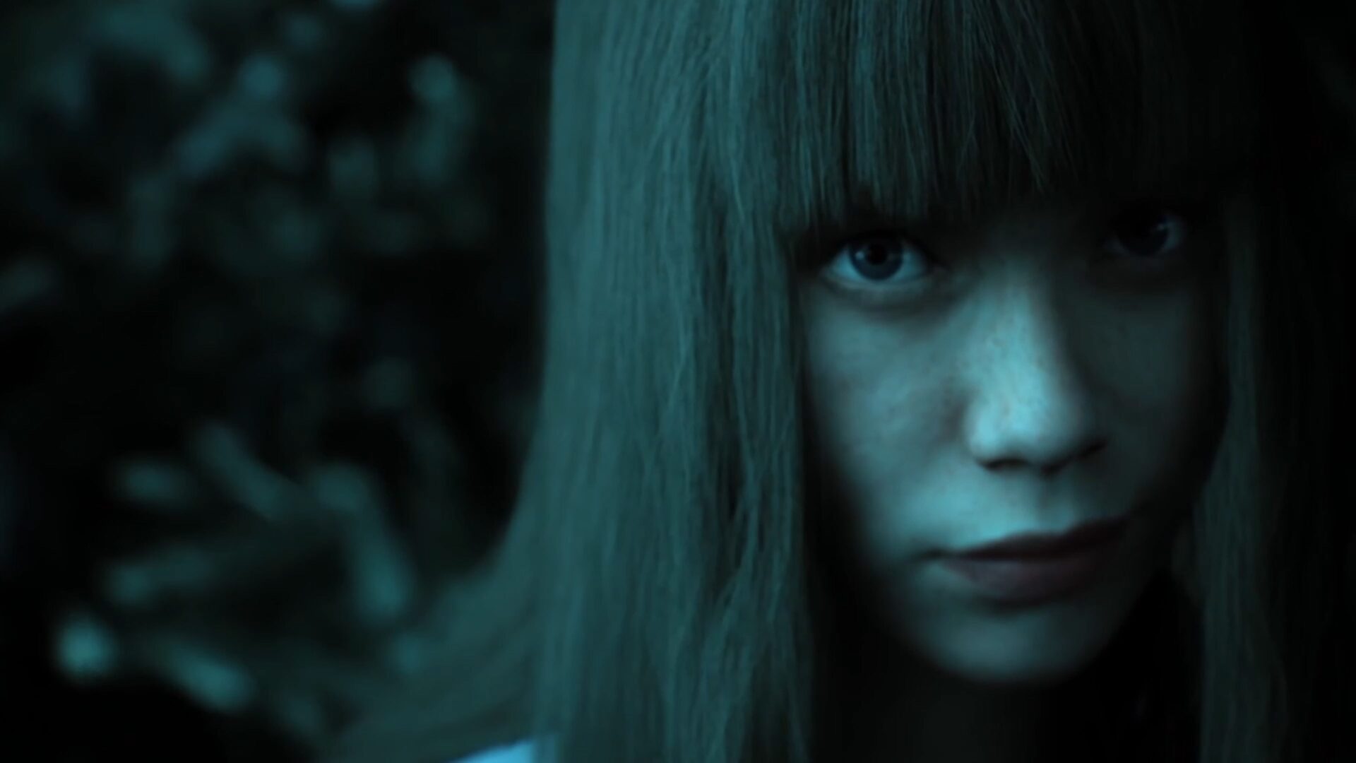 遊戲場景呈現出扭曲且壓抑的氛圍。