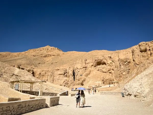 埃及帝王谷的入口,無數法老的陵墓隱藏於此。