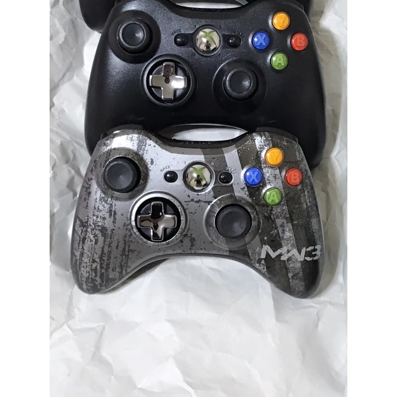 多款限量版與特殊色 Xbox 手把陳列