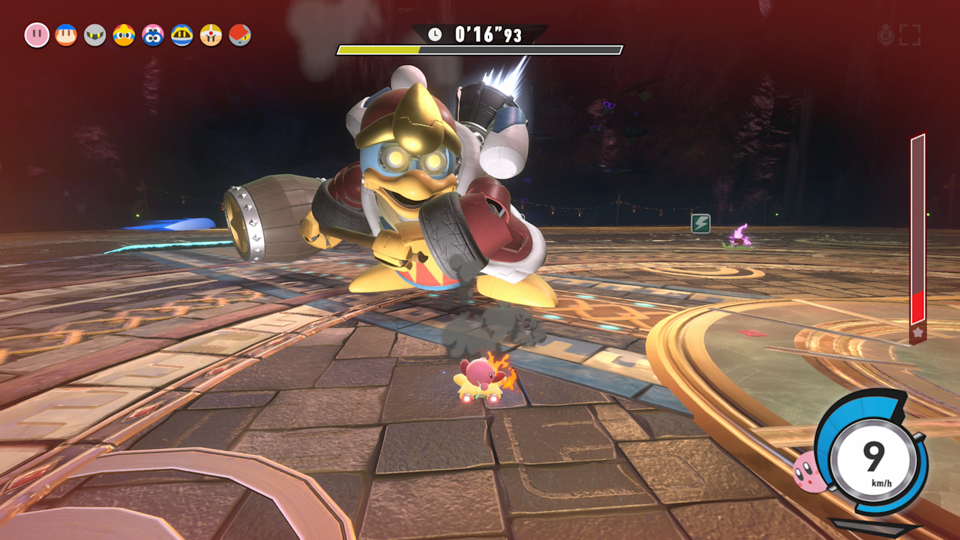 城市競賽模式的遊戲畫面,展示了城市探索和最終的體育場對決