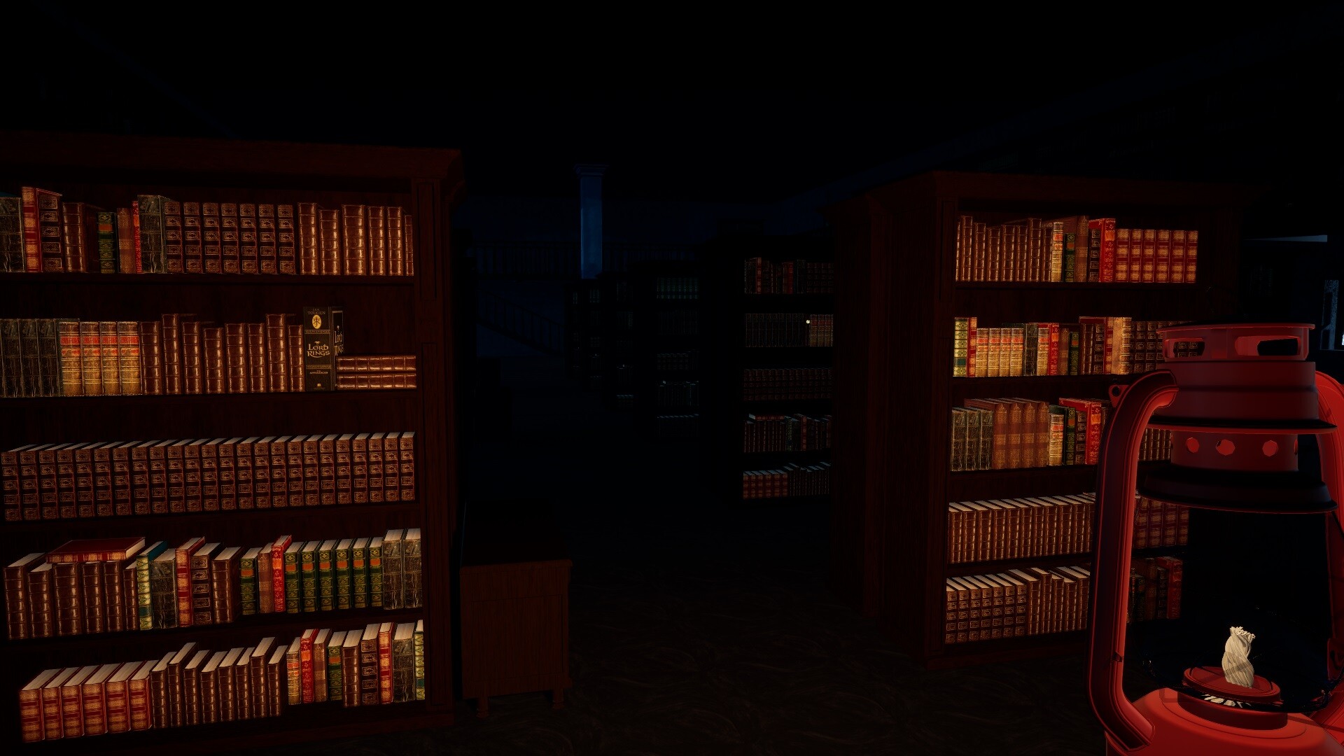 遊戲中的一個場景，展示了修道院內部陰森的環境和詭異的雕像。