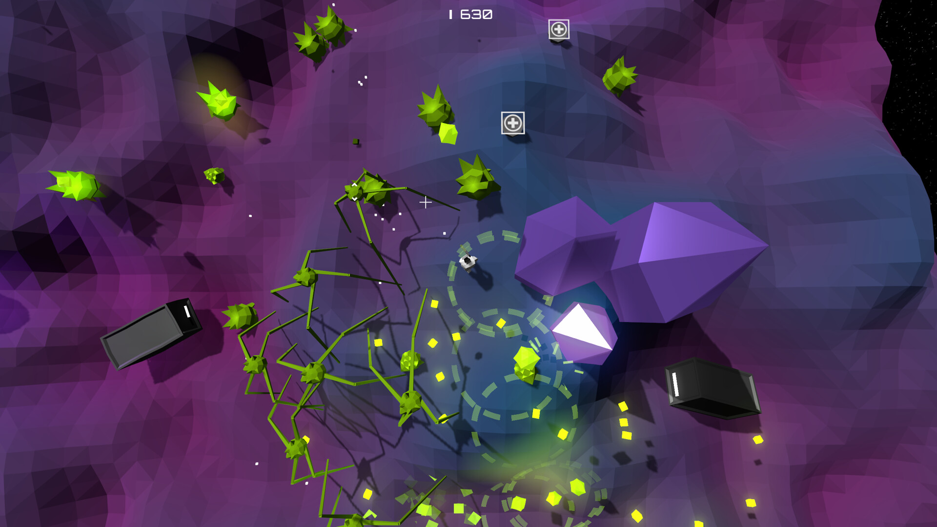 遊戲中的環境探索,幽暗的燈光營造出緊張的科幻氛圍。