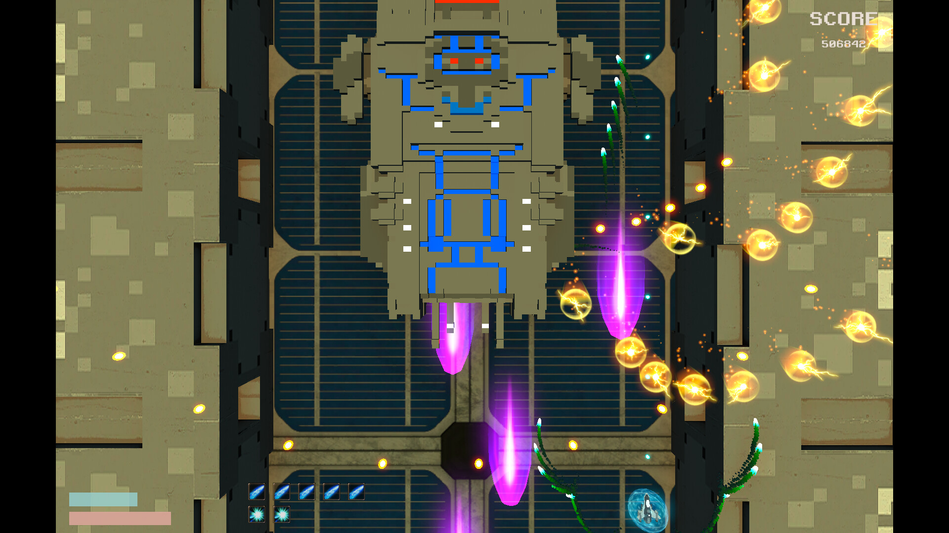 充滿壓迫感的最終決戰氛圍,華麗的特效將畫面填滿。