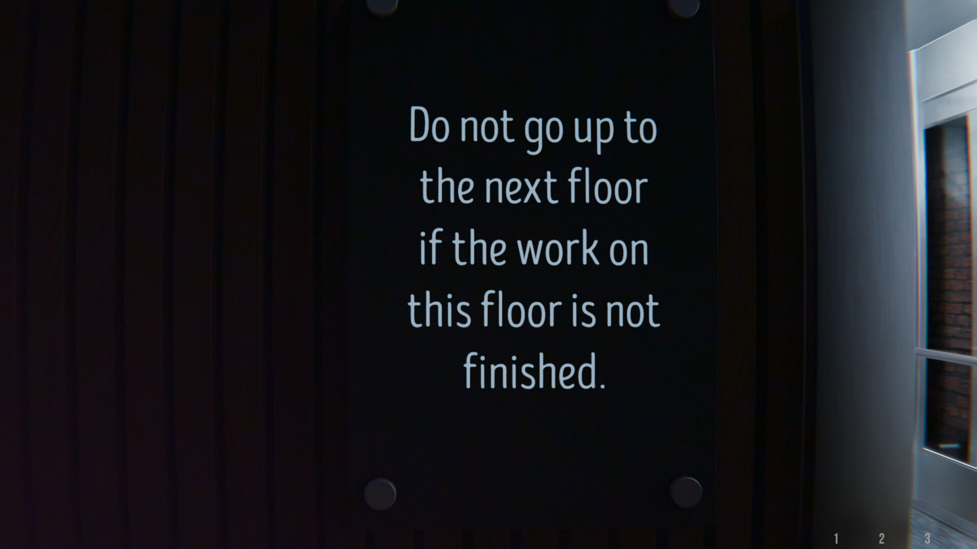 遊戲截圖:辦公桌上堆滿了雜物,暗示著繁重的工作量