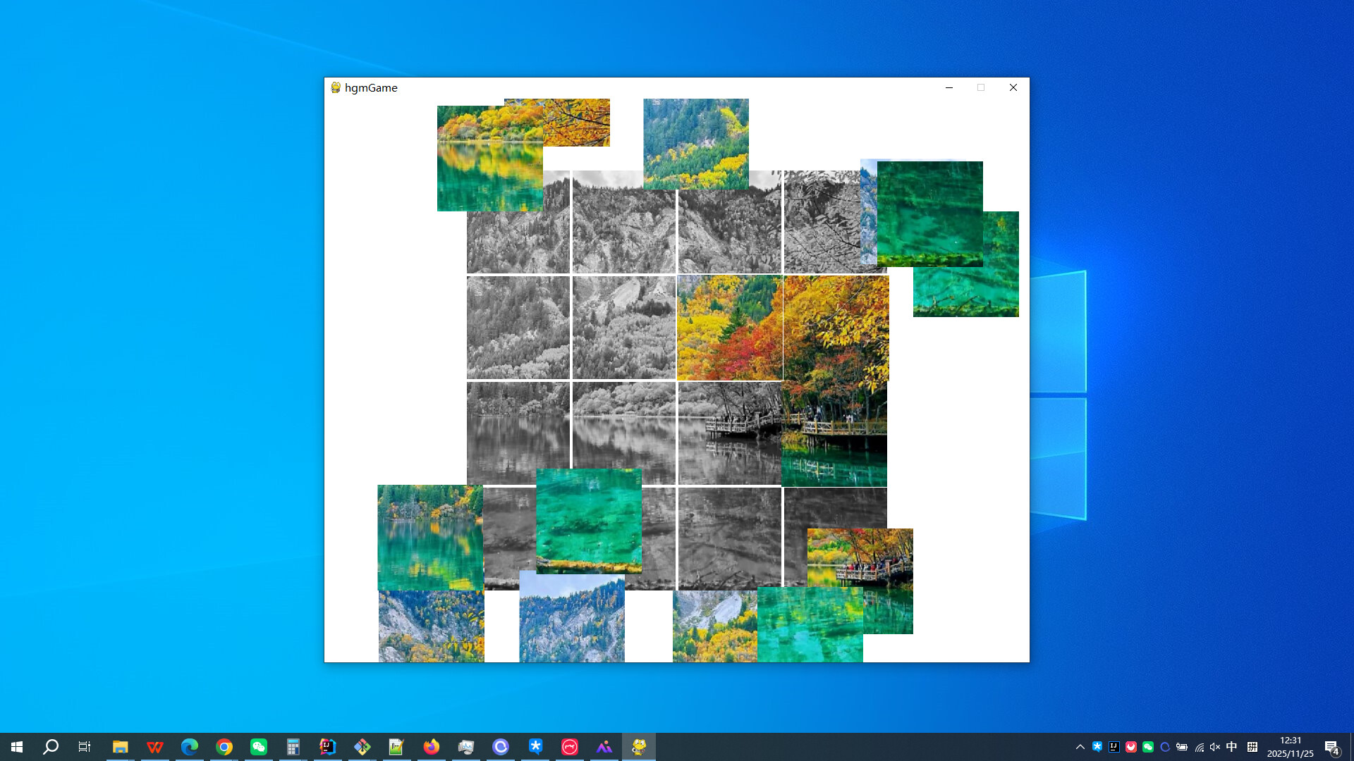 平靜的湖面與周圍的植被構成了一幅和諧的自然畫卷