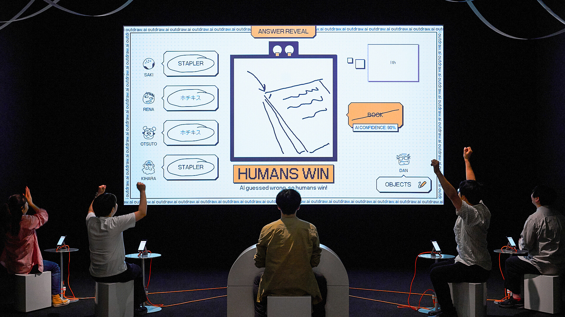 遊戲實機畫面，展示玩家正在繪製圖案，左側顯示其他玩家的連線狀態