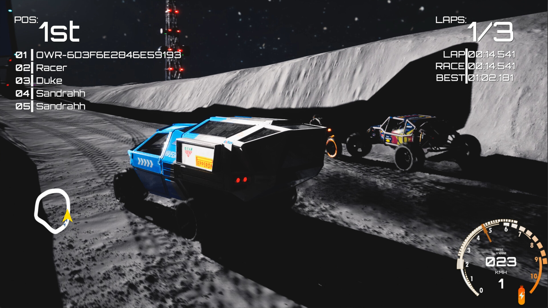 遊戲中的抬頭顯示器（HUD）介面，顯示速度、賽道地圖等資訊。