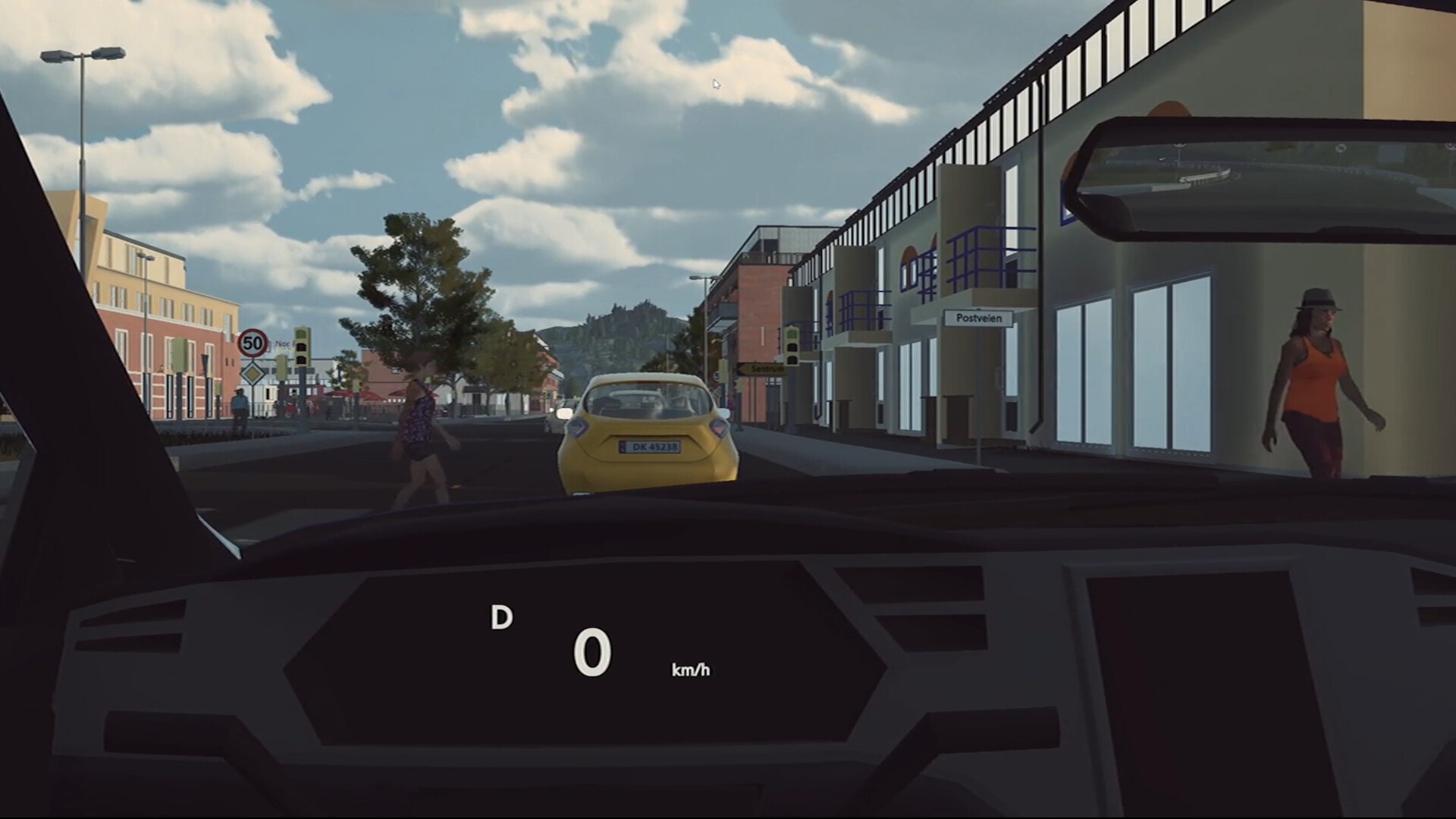 從駕駛座第一人稱視角觀看前方道路，儀表板清晰可見。