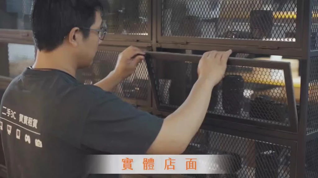 PS5 Slim 狂降!1TB 雙手把同捆組現貨免等,2026 暢玩 3A 大作首選福利品