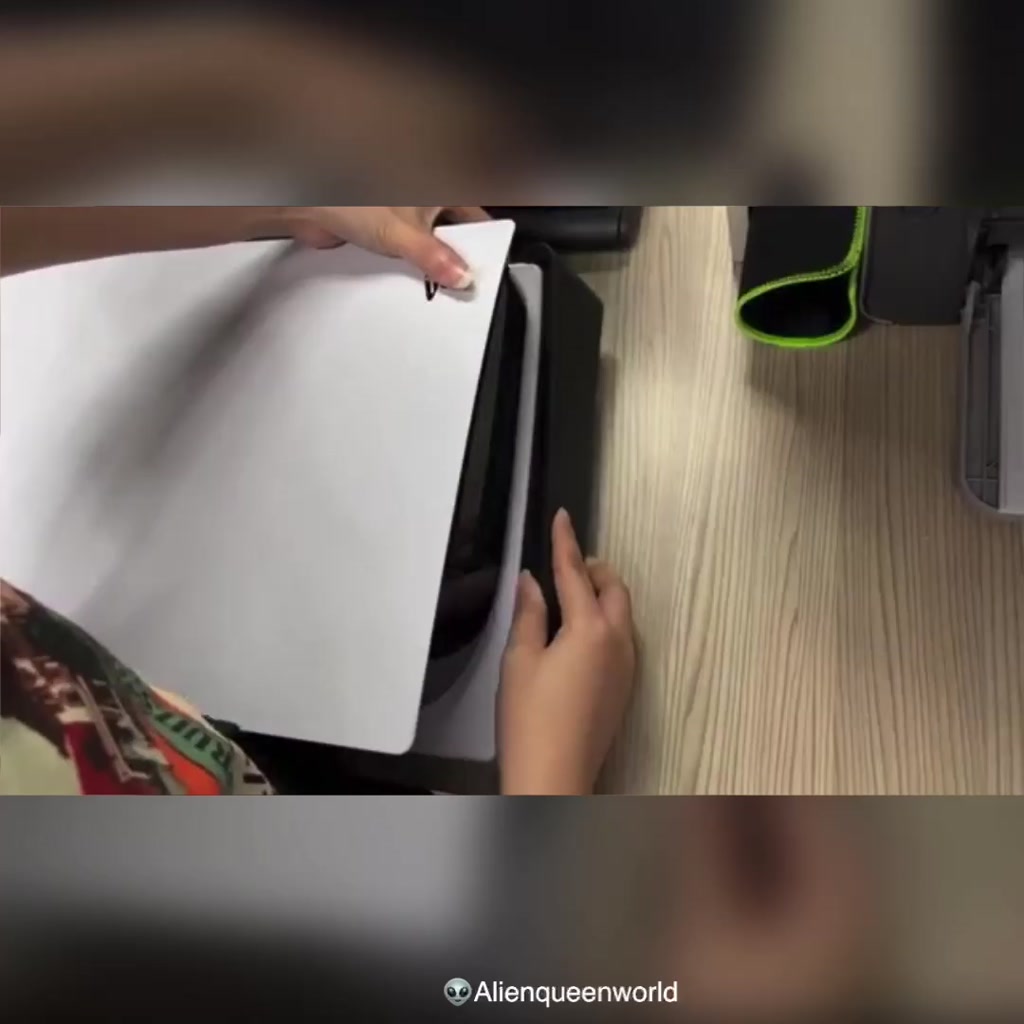 PS5 橫放支架安裝示意圖