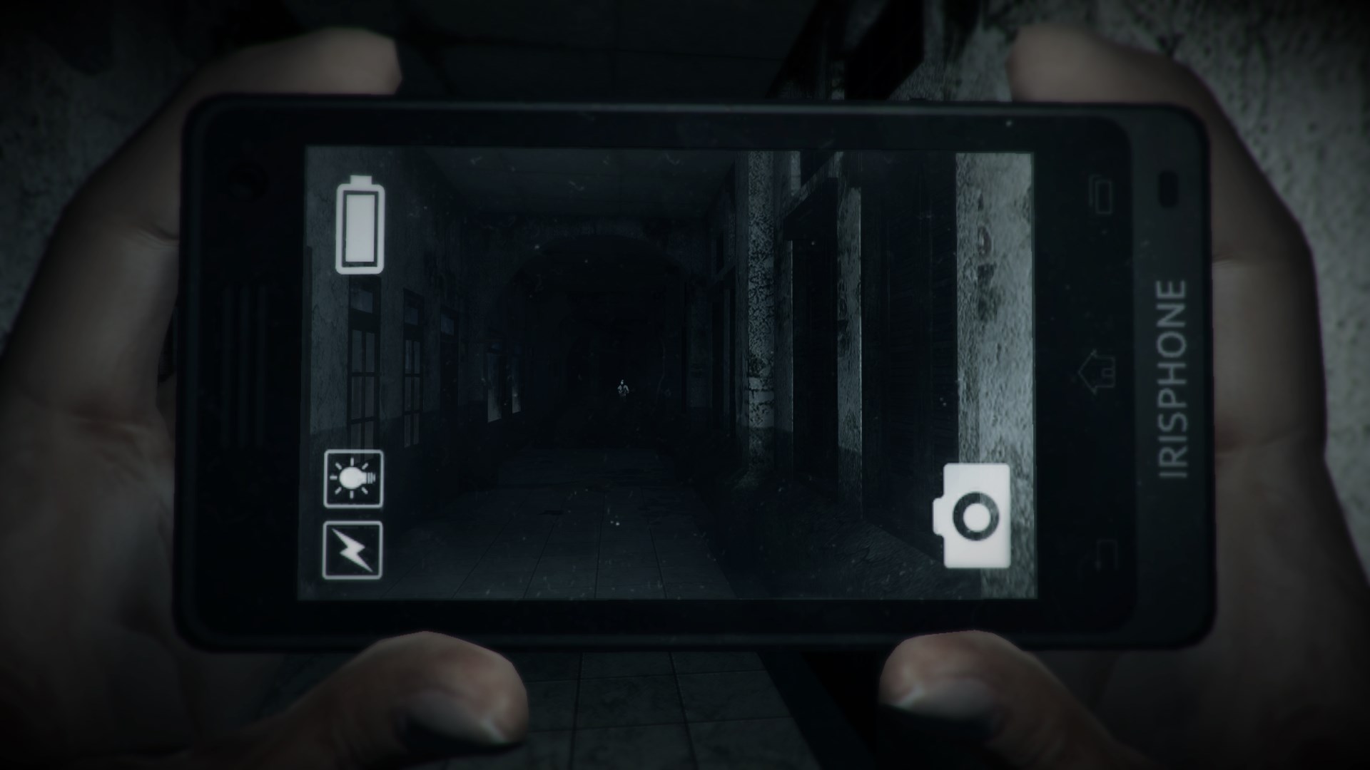 琳達探索陰暗的場景