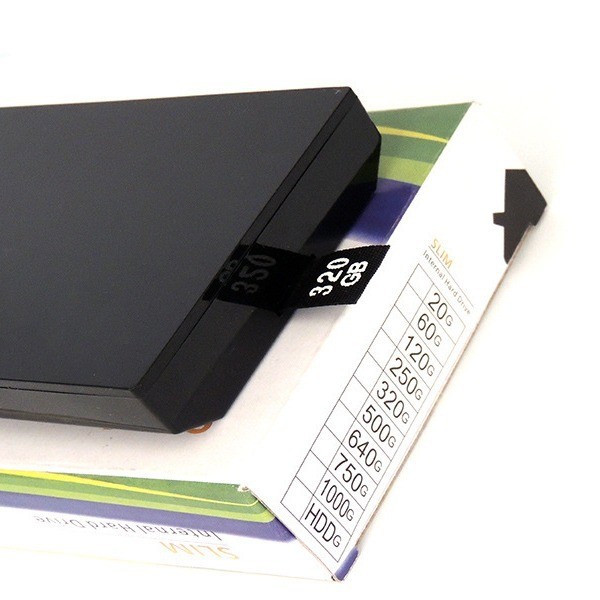 Xbox 360 Slim 硬碟安裝示意圖