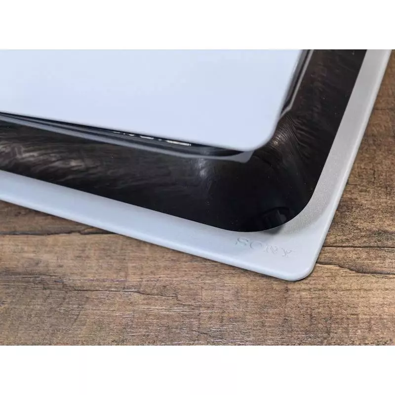 搭配光碟機後的 PS5 Pro 完整體