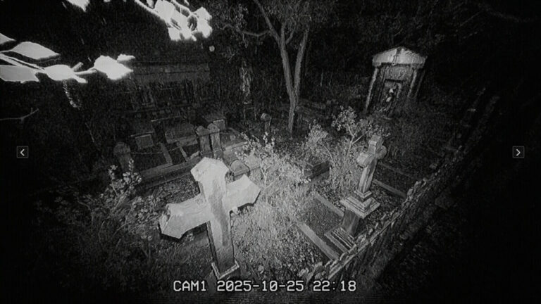 恐怖迷必玩！第一人稱心理新作《The Cemetery Shift | 墓地夜勤》結合CCTV監控與墓園探索，挑戰一小時尖叫極限