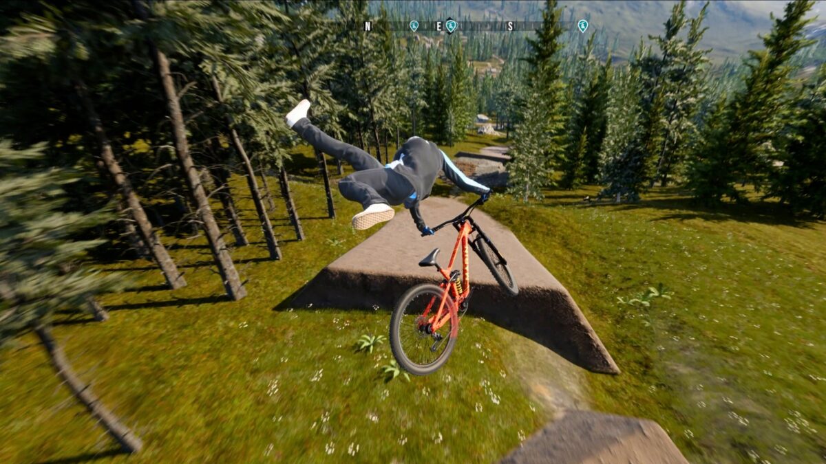 廣闊的遊戲地圖與自然景觀