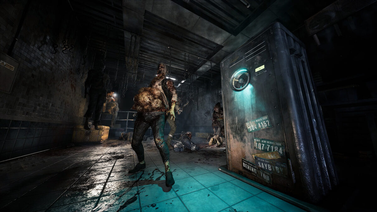 玩家在大樓外部進行偵查