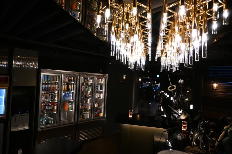 Shift Up 12 樓商品展示區，擺滿角色模型與周邊商品